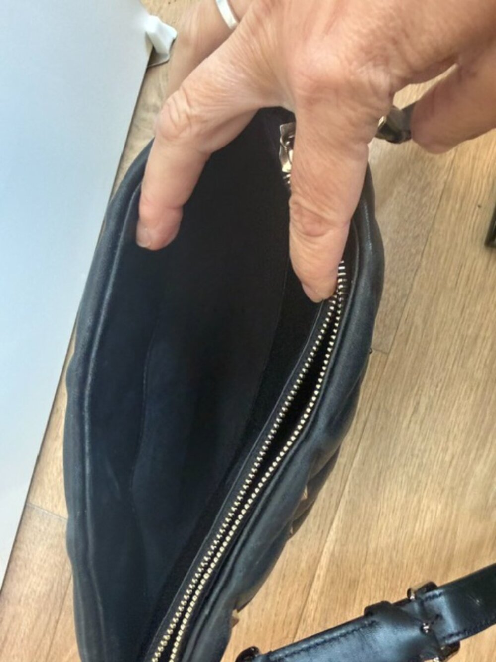 Authentic Valentino Black Leather Gold Rockstud Candystud Crossbody Bag Clutch - Picture 9 of 12